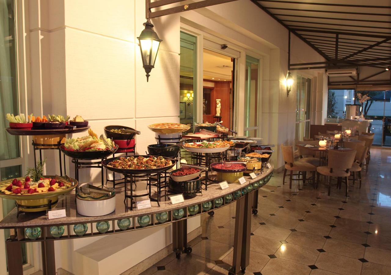 ホテル グラン エスタンプラザ ベリーニ サンパウロ エクステリア 写真 A buffet at a hotel