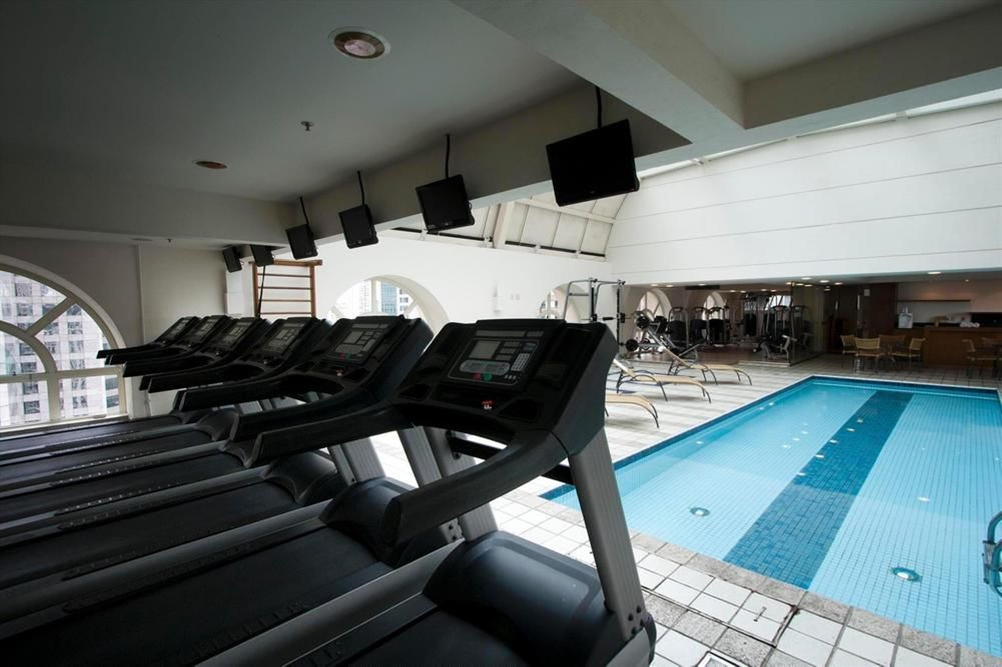 ホテル グラン エスタンプラザ ベリーニ サンパウロ エクステリア 写真 The gym at the hotel