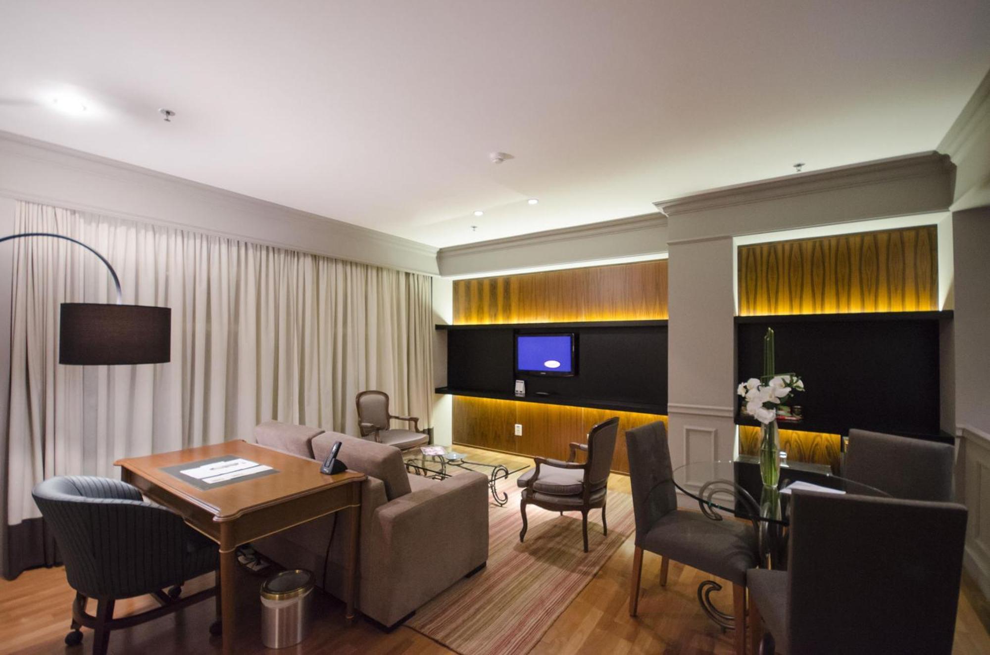 ホテル グラン エスタンプラザ ベリーニ サンパウロ 部屋 写真 A living room in a suite at the Mandarin Oriental, Santiago
